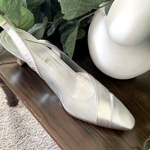 Rene Mancini Silver 2” Pump. Size 41 EU